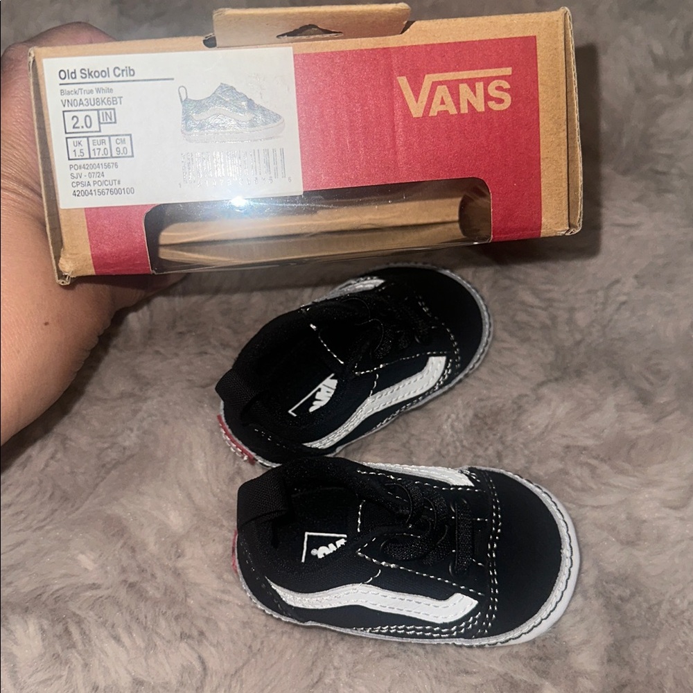 Vans Old Skool Crib Infant Baby Stylish Black and White Kids Shoes - Picture 5 of 5